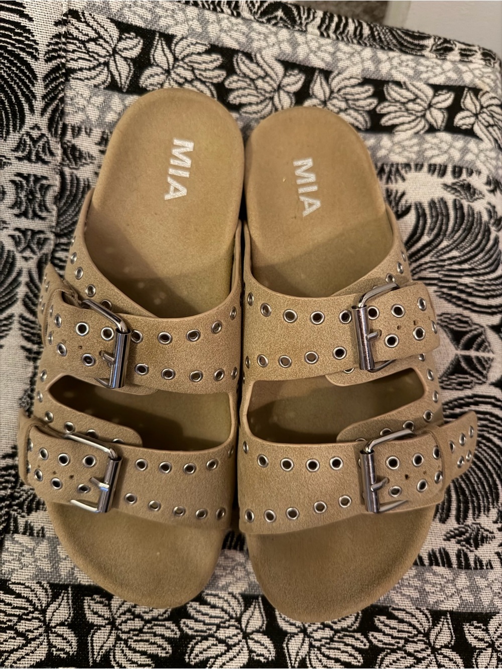 MIA Taupe Double-Buckle Grommet Slide Sandals women's size 8